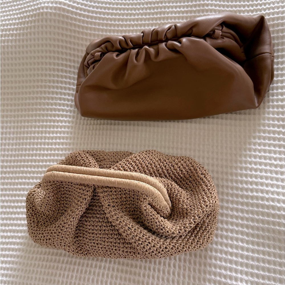 Bundle of 2 clutch bags